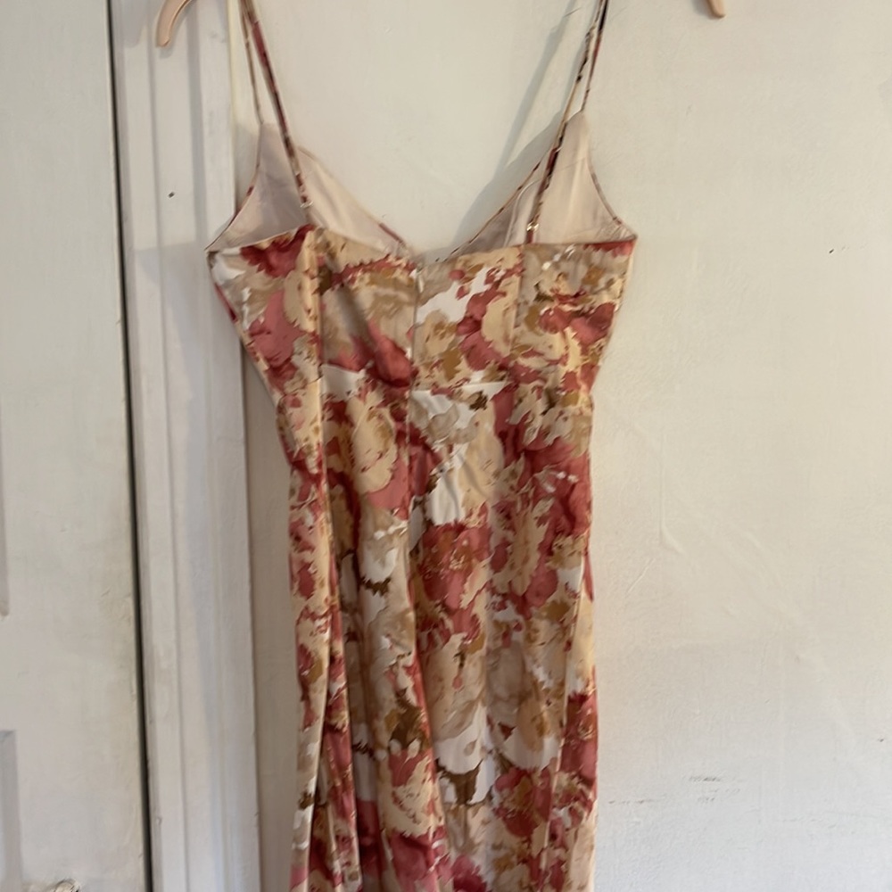 Selfie Leslie Boutique lake como Fitted Floral MIDI Dress - Picture 9 of 10